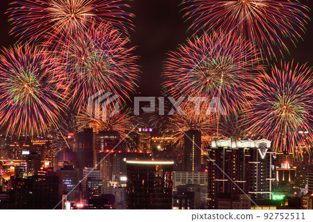 Dadaocheng fireworks show 92752511