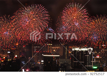 Dadaocheng fireworks show 92752517