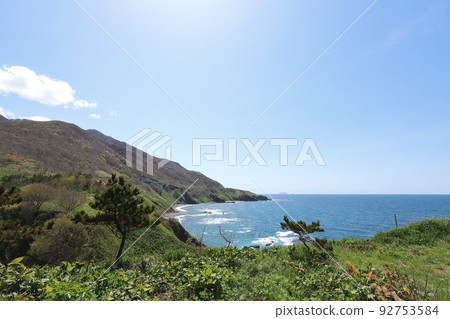 從小砂村附近看到的北海道上之國松前兒島 從小砂村附近看到的北海道上之國松前兒島 92753584