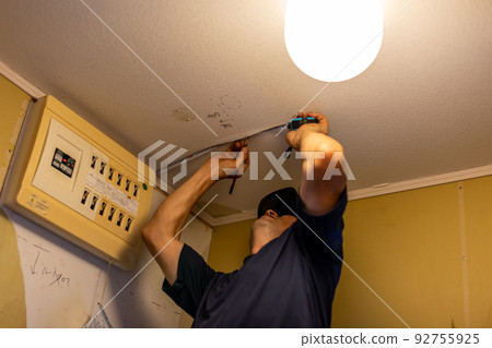 Bath remodeling of the bathroom 92755925