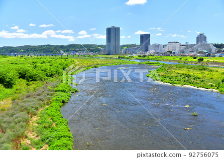 Fuchu Yotsuya Bridge / Looking around Seiseki-Sakuragaoka Station from the Tama River (Tama City, Tokyo) [July 2022] 92756075