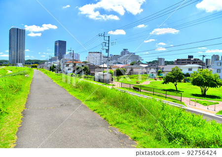 Fuchu Yotsuya Bridge / Looking around Seiseki-Sakuragaoka Station from near the Tama River (Tama City, Tokyo) [July 2022] 92756424