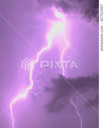 Lightning 92762667