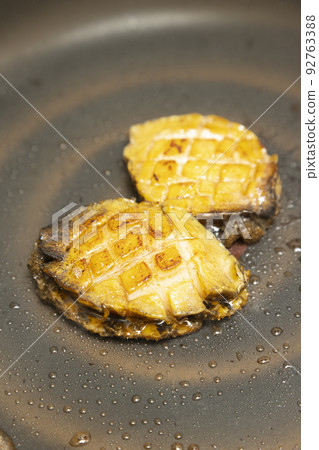Abalone steak Abalone steak 92763388