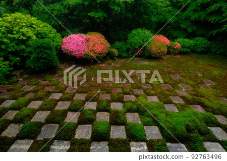 杜鵑花盛開的東福寺 杜鵑花盛開的東福寺 92763496