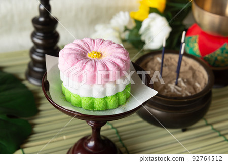 靈架盆糖果、日式點心樂眼盂蘭盆、菊花供品 92764512