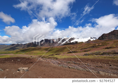 庫斯科,秘魯,南美洲的彩虹山 庫斯科,秘魯,南美洲的彩虹山 92764527