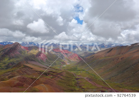 庫斯科,秘魯,南美洲的彩虹山 庫斯科,秘魯,南美洲的彩虹山 92764539
