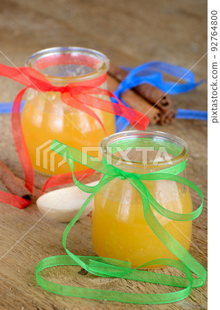 honey in jars honey in jars 92764800