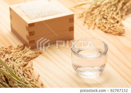 cold sake and rice 92767152
