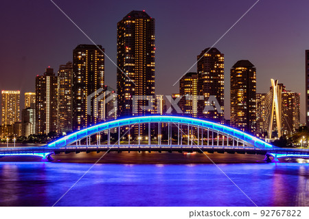 A night view like Manhattan along the Sumida River A night view like Manhattan along the Sumida River 92767822