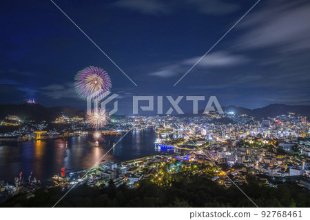 長崎港節的長崎夜景和煙花 92768461