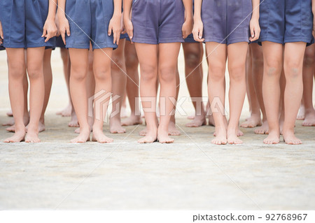 A scene of lining up at an elementary school athletic meet 92768967