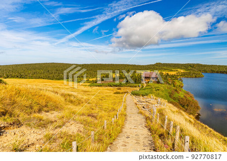 Ryounso, Hachimantai in autumn, where autumn foliage shines in Japan's 100 Famous Mountains Ryounso, Hachimantai in autumn, where autumn foliage shines in Japan's 100 Famous Mountains 92770817
