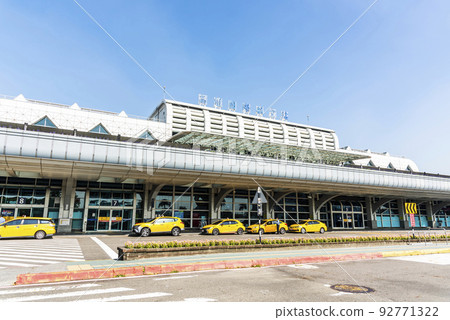 Building view of the international passenger terminal at Kaohsiung International Airport (Xiaogang Airport). it is the second busiest Taiwanese airport. 92771322