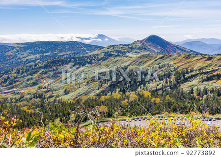 Japan's 100 Famous Mountains Hachimantai in autumn with autumn foliage, view from Mikaeri Pass Japan's 100 Famous Mountains Hachimantai in autumn with autumn foliage, view from Mikaeri Pass 92773892