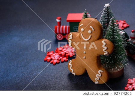 Delicious gingerbread cookies with honey, ginger and cinnamon 92774265