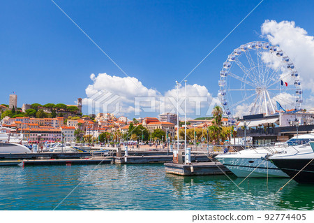 Cannes Seaside view with Esplanade Pantiero, France 92774405