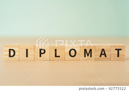 外交官形象|大寫“DIPLOMAT” 外交官形象|大寫“DIPLOMAT” 92775522
