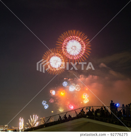 Minato Mirai fireworks seen from Osanbashi Minato Mirai fireworks seen from Osanbashi 92776275