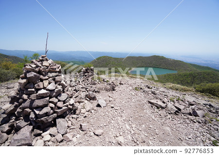 Mt. Akagi, Gunma Prefecture, Konuma can be seen from near the summit of Mt. Jizo, May 29, 2022 Mt. Akagi, Gunma Prefecture, Konuma can be seen from near the summit of Mt. Jizo, May 29, 2022 92776853