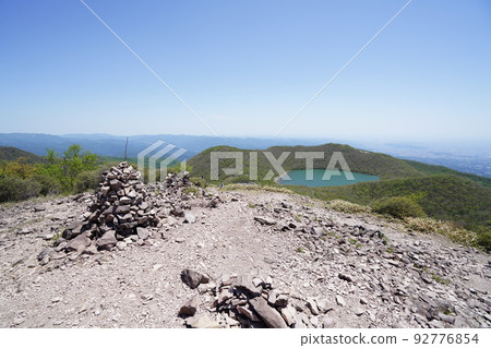 Mt. Akagi, Gunma Prefecture, Konuma can be seen from near the summit of Mt. Jizo, May 29, 2022 Mt. Akagi, Gunma Prefecture, Konuma can be seen from near the summit of Mt. Jizo, May 29, 2022 92776854
