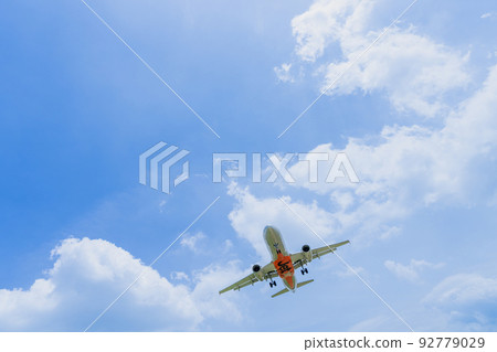 "Airplane" Airbus Airbus A320 (A320ceo Family) 92779029