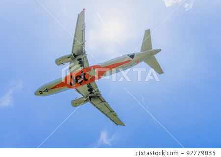 "Airplane" Airbus Airbus A320 (A320ceo Family) 92779035