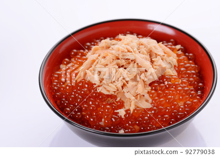 三文魚的Oyako Don碗 92779038
