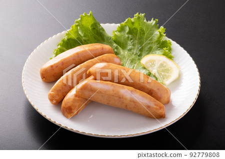 烹調前的維也納香腸（粗磨香腸） 92779808