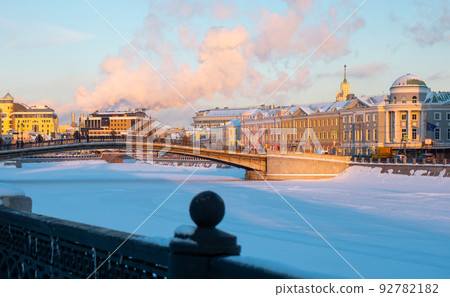 Winter view of Kadashevskaya Embankment along Vodootvodny Canal in Moscow 92782182