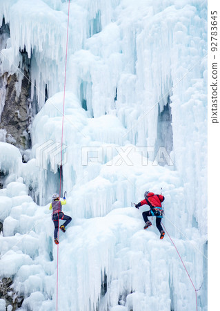 ice climbing 92783645