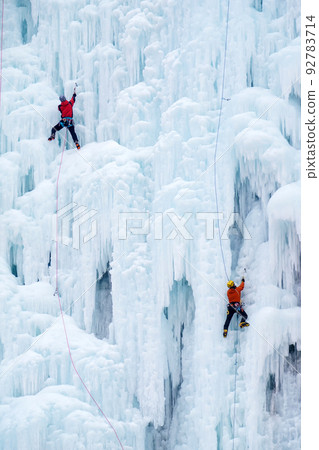ice climbing 92783714
