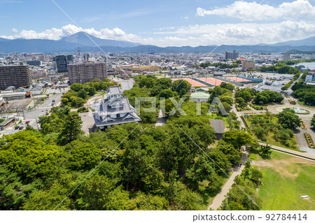 長浜城建在琵琶湖畔、長浜市和富士山上。 長浜城建在琵琶湖畔、長浜市和富士山上。 92784414