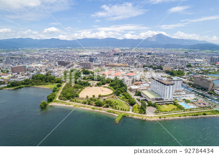 長浜城建在琵琶湖畔、長浜市和富士山上。 長浜城建在琵琶湖畔、長浜市和富士山上。 92784434