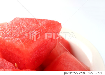 去皮切西瓜塊切 去皮切西瓜塊切 92785771