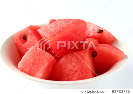 去皮切西瓜塊切 去皮切西瓜塊切 92785776