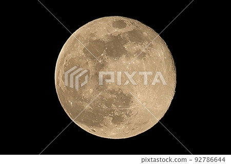 2022 年 4 月 8 日超級月亮（滿月） 92786644