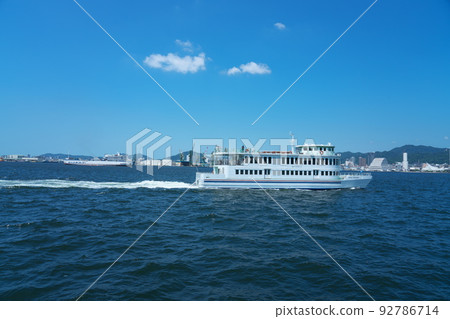 Cruise ship navigating Kobe Port and Konpira 2 Chuo Ward, Kobe City, Hyogo Prefecture Cruise ship navigating Kobe Port and Konpira 2 Chuo Ward, Kobe City, Hyogo Prefecture 92786714
