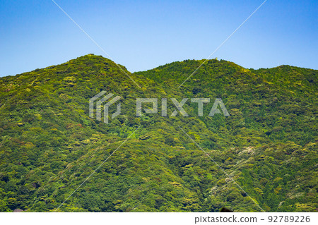 藍天和山脈 92789226