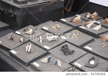 "Accessory Market 13" 92790268