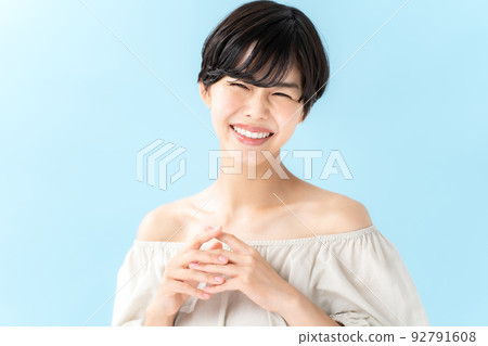 美麗的女人藍背 92791608