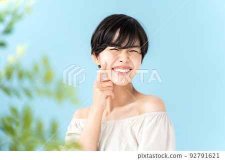美麗的女人藍背 92791621