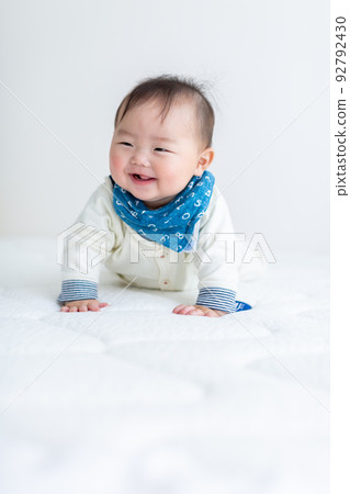 Baby lying face down Infant Baby lying face down Infant 92792430