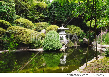 Koyasu Jizoji Temple_池塘和茂密的樹木 Koyasu Jizoji Temple_池塘和茂密的樹木 92792475
