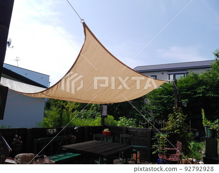 tarp in the garden 92792928