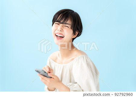 女人智能手機藍背 92792960