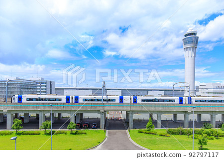 名鐵2000系列特快Mu-Sky抵達常滑市中部國際機場站 92797117