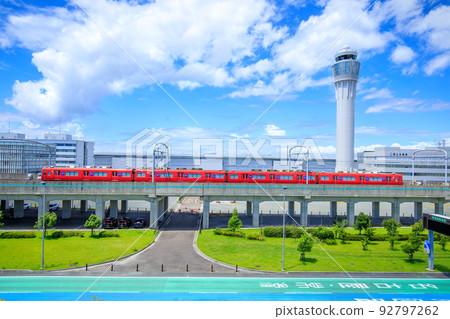 名鐵2000系列特快Mu-Sky抵達常滑市中部國際機場站 名鐵2000系列特快Mu-Sky抵達常滑市中部國際機場站 92797262