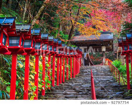 Kifune Shrine in Kyoto in autumn 92797754